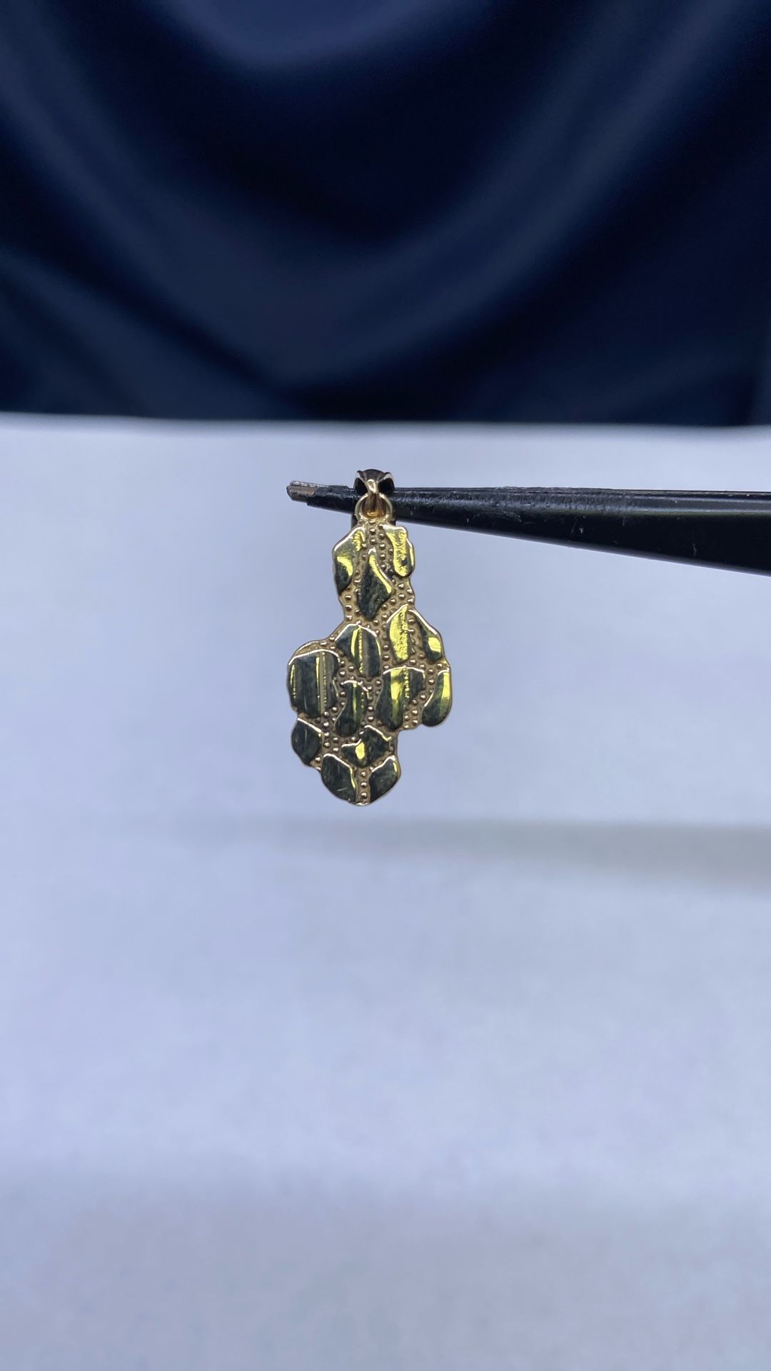 10K Pendant