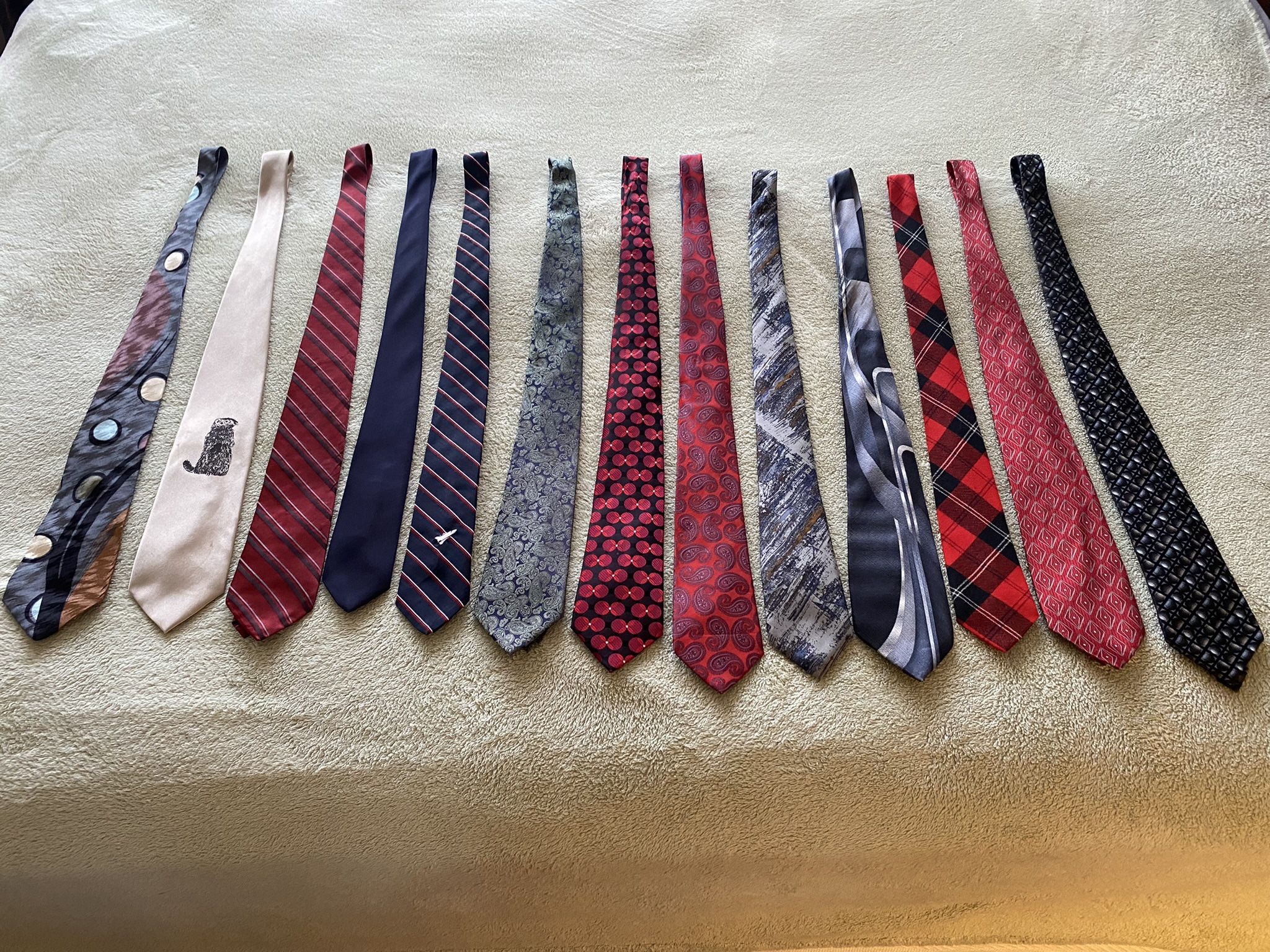 Ties, Lot of 13, New/Excellent/Good Condition, brand names Geoffrey Beene, Bugati, Marc de Paris, Giorgio Bissoni, Apt 9, David Taylor, Croft & Barrow