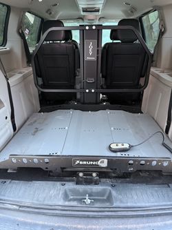 Scooter LIFT 159 kg 350lb Bruno Joey Platform Style Interior Lift (VSL-4400) Used, very good condition.