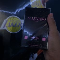 Valentino UOMO Intense
