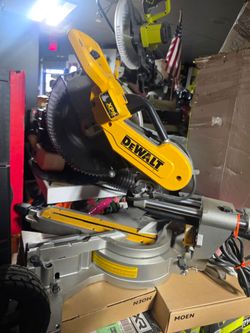 DEWALT CORDED 12"IN SLIDING MITER SAW