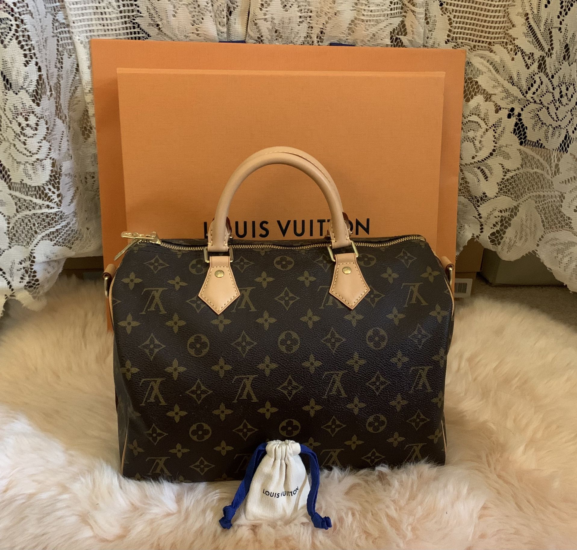 Louis Vuitton SPEEDY BANDOULIÈRE 30 (Authentic)