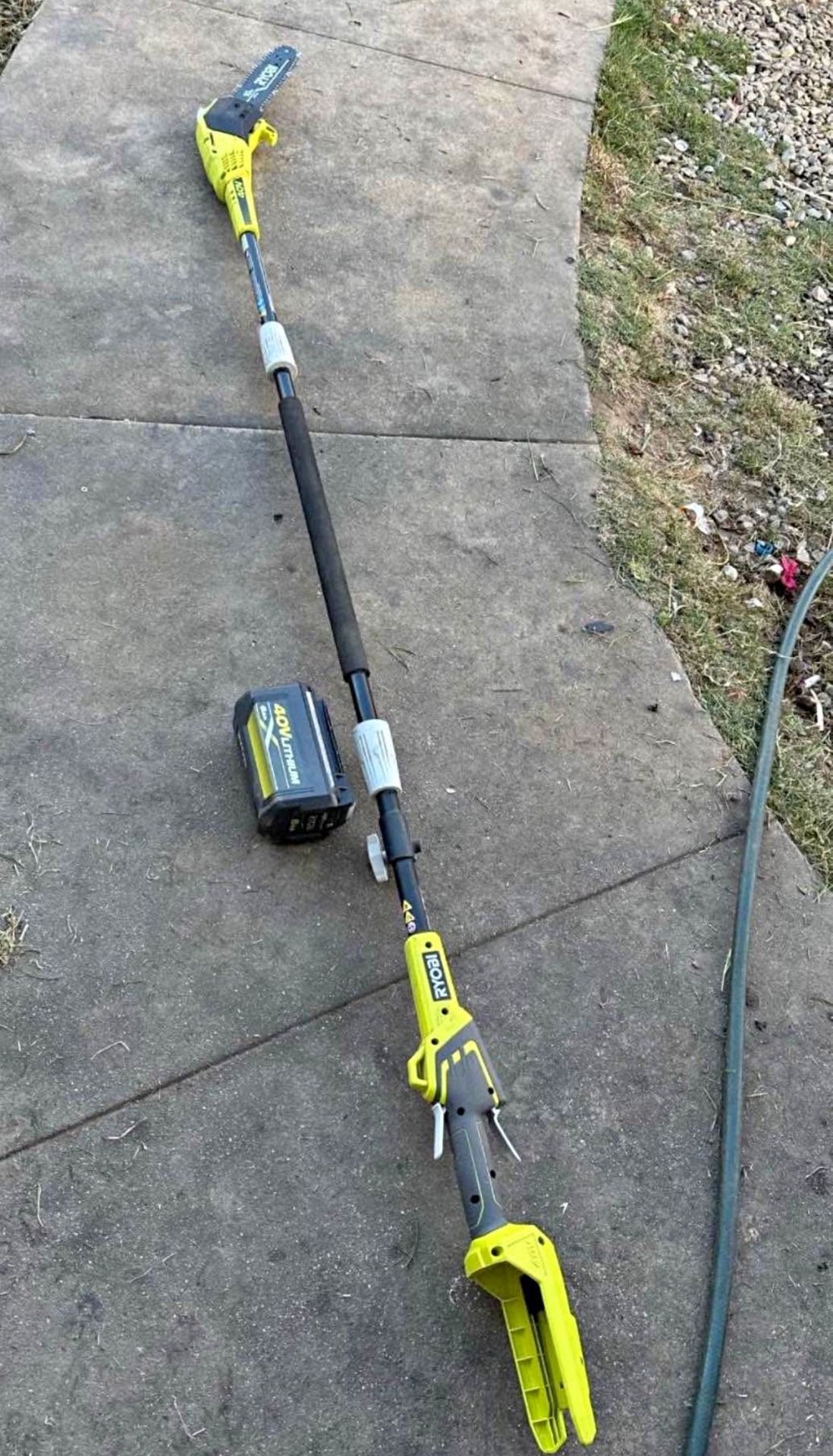 RYOBI 40V 10 in. Cordless Battery Pole Saw Battery and charger