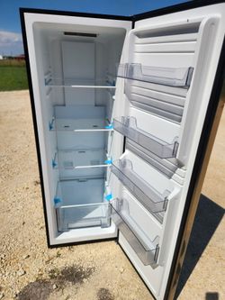 NEW Vissani
24 in. 11 cu. ft. Convertible Auto Defrost Garage Ready Upright Freezer/Refrigerator