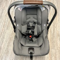 Nina Pipa Infant Car seat With Base & Bugaboo Diaper Bag