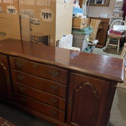 Lexington Antique Dresser W/ Tri View Mirror