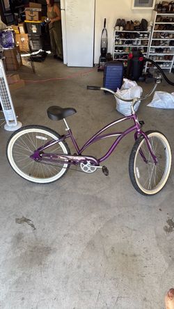 Woman’s beach cruiser