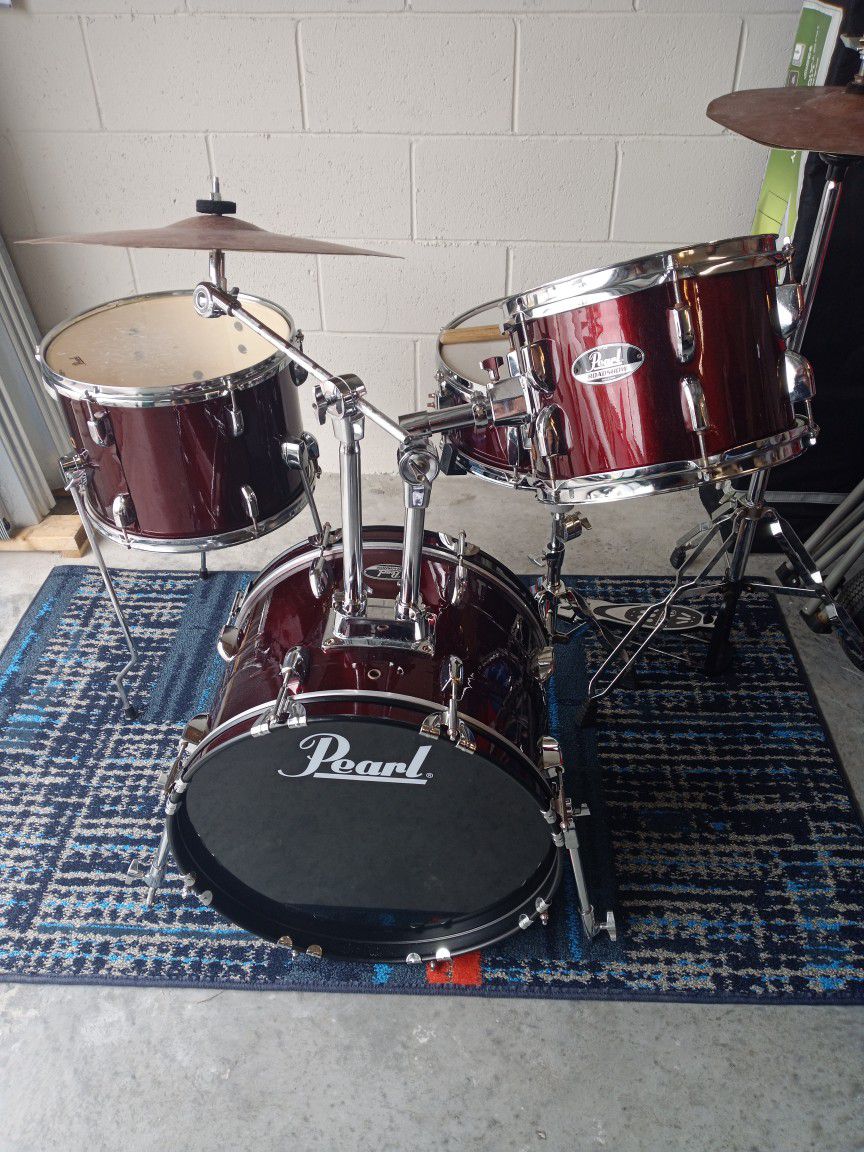 Pearl Roadshow Drum Set ***WILL NEGOTIATE PRICE DOWN***NEED GONE***