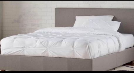 Beautiful Twin Size  Platform Bed Without Mattress 