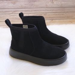 100% Authentic Brand New in Box UGG Boom Bootie / Women size 5 / Color: Black 