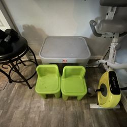 toddlers table with two chairs