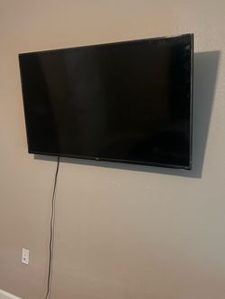 50” TCL Roku Tv w/ mount included $100‼️