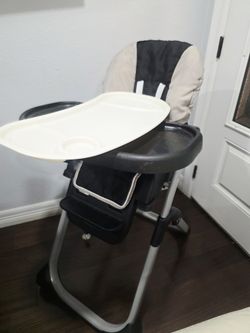Graco 2-in-1 Convertible High Chair, Highchair