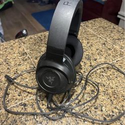 Great Deal Perfect Condition Black Razor Gaming Headphones 