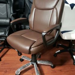 New Amazon Basics Classic Puresoft PU Padded Mid-Back Office Computer Desk Chair W/ Armrest - Brown, 25.75"D x 24.25"W x 42.25"H