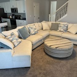 Sectional Couch w/ Ottoman