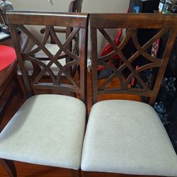 Dining Table - 71" x 40" , 4 Chairs , 2 leaf extenders 