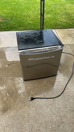 Frigidaire mini fridge