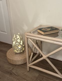 Rattan cushion + lamp