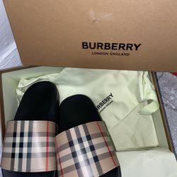 Burberry slides 