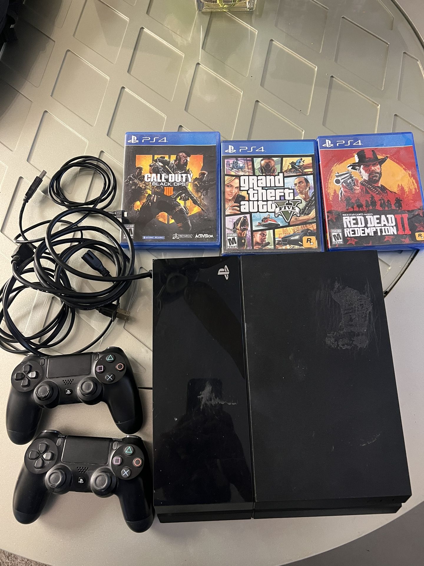 Ps4 With 2 Controllers And 3 Games