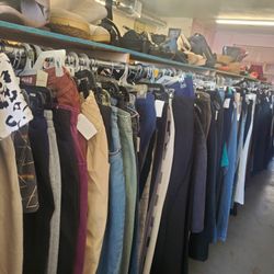 SALE ENDING IN 3 DAYS $1 ALL BOTTOMS PANTS/JEANS/SHORTS! KNICK KNACK THRIFT STORE!