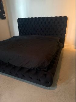 Black king size bed frame