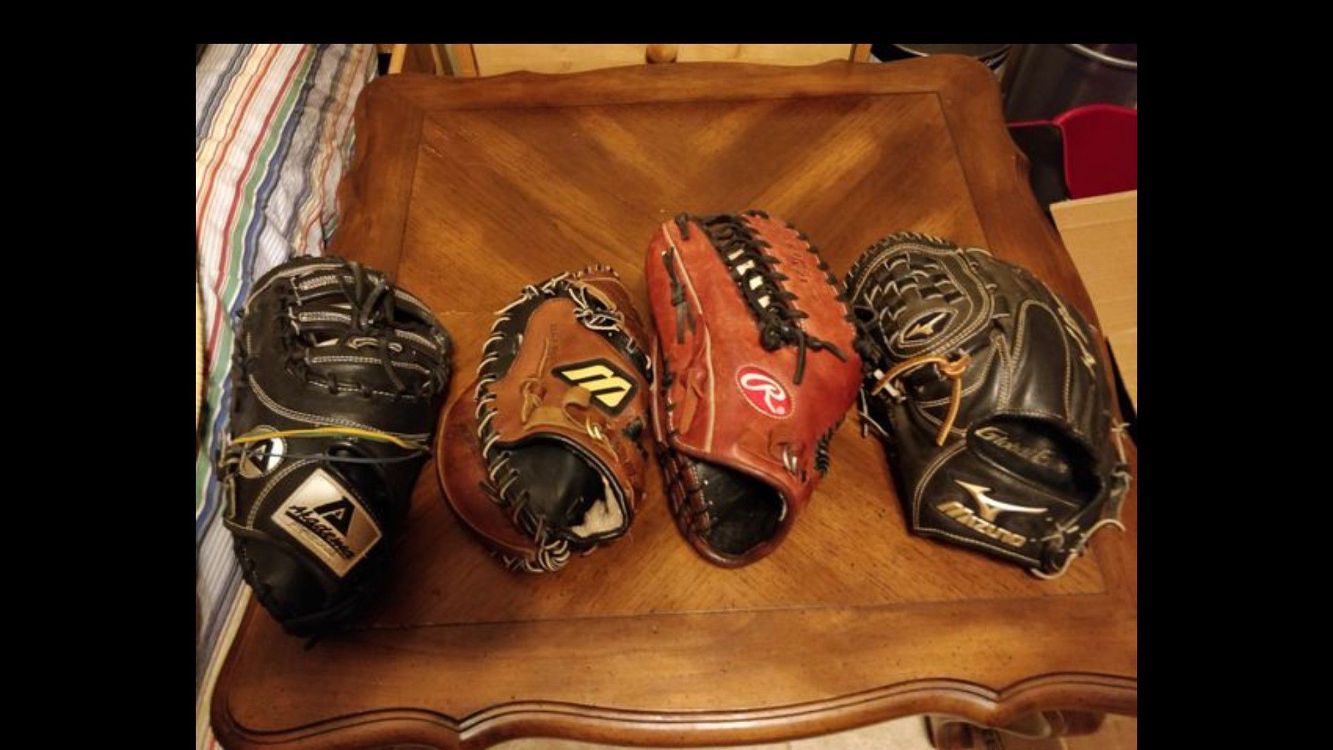 Left Handed Baseball Gloves