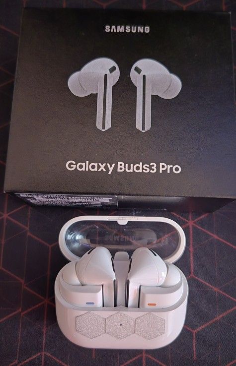 Galaxy Buds 3 Pro (White) - READ DESCRIPTION