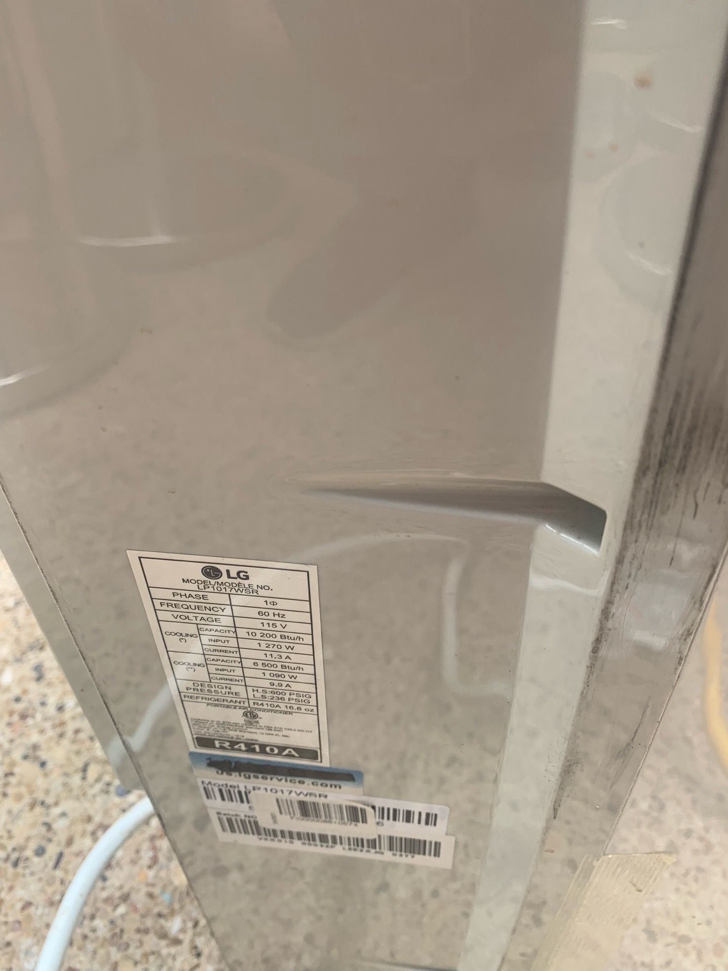 Mini fridge
