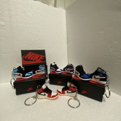 shoe keychains. llaveros De Zapatos - FREE DELIVERY . Envió Gratis 