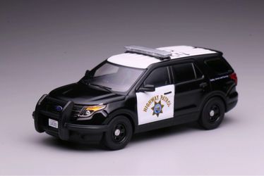 596 1:64 2013 Ford Explorer Black SUV California Highway Patrol CHP Diecast