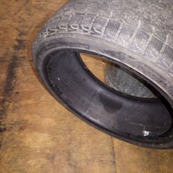 225  40  18" Tire It's Like New 
