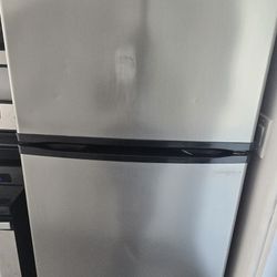 28 in. 17.64 cu. ft. Wide Top Freezer