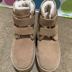 Uggs Plataform Boots Like New Size 10 Women 