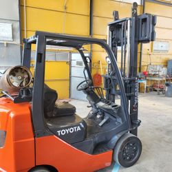 2014 Toyota Forklift 5000 Libras