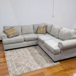 🚚 FREE DELIVERY - Cozy Gray Sectional Sofa