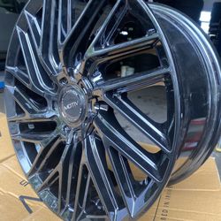 4 New 17” wheels Motiv 