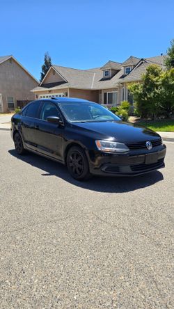 2012 Volkswagen Jetta・2.0L Sedan 4D