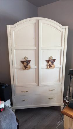 Hutch cabinet $125.00 or best offer