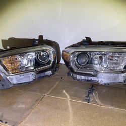 Toyota Tacoma Sport 2022 OEM Headlights with LED drl