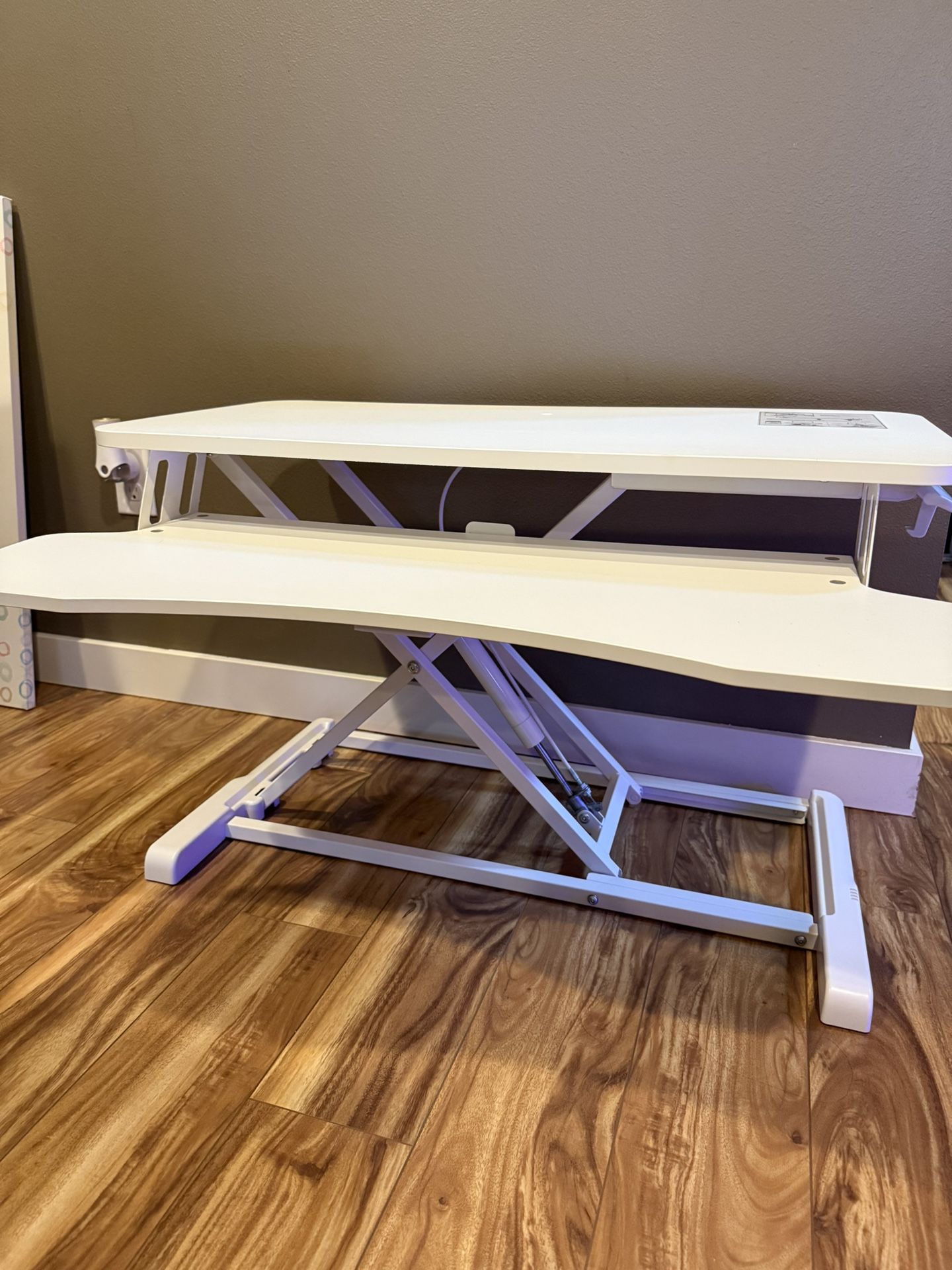 32” Desk Converter