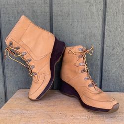 Timberland Ankle Boots Wedge Heel Women's Size 6 Tan Leather Lace-Up
