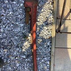 48 INCH PIPE WRENCH 