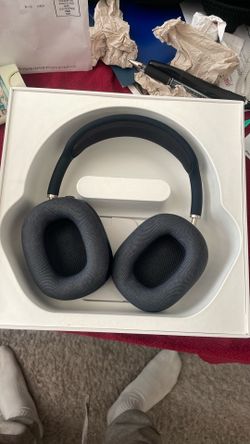 Air pods maxs black midnights