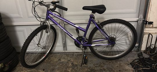 Dynacraft northridge 26inch rims woman’s mountain bike