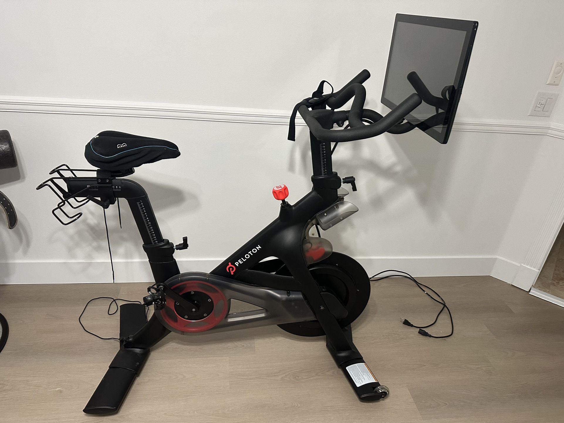 Peloton Bike With Heart Monitor