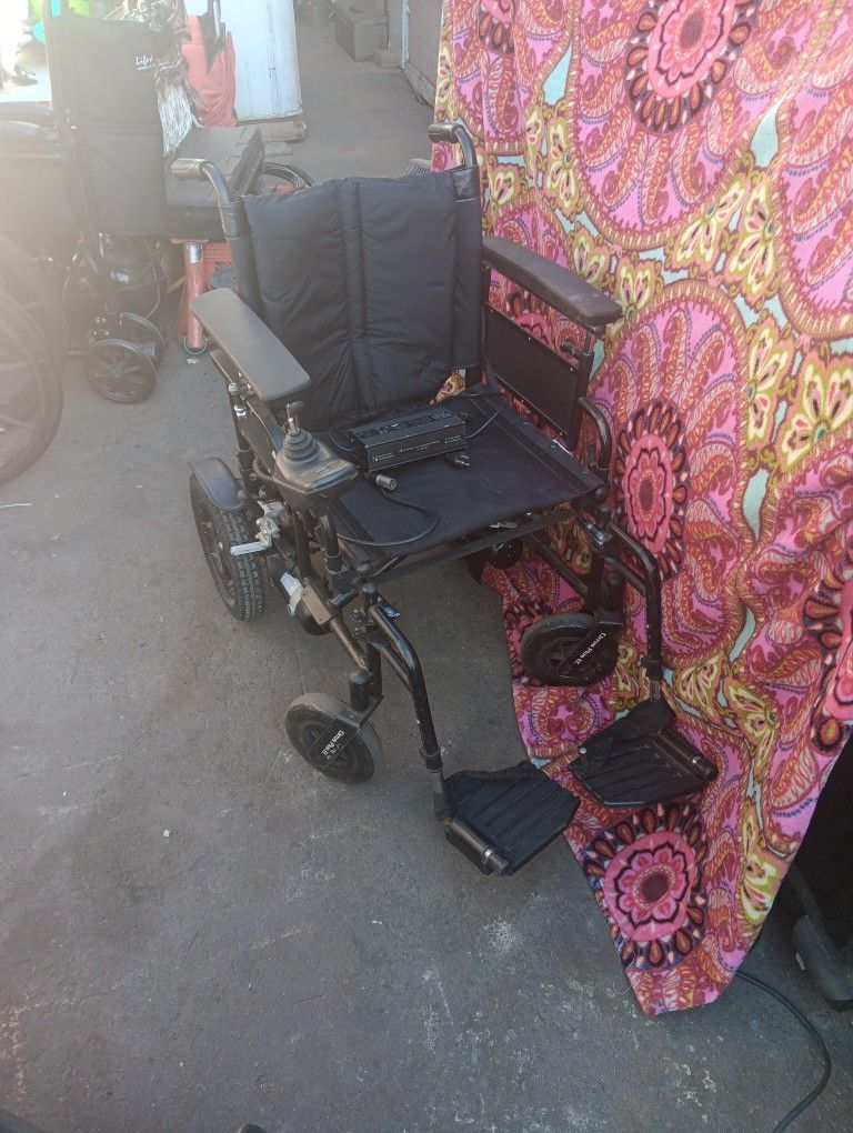 Cirrus Plus EC Wheelchair