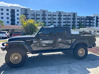 Jeep Gladiator Pickup Truck Lifted 2020