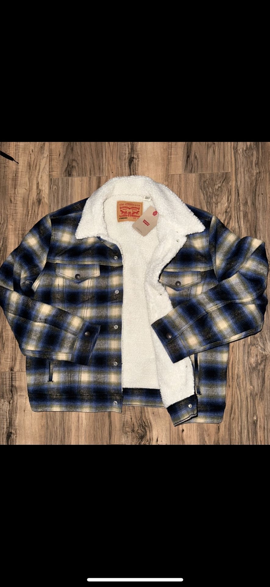 New Men’s Size Medium Levi’s plaid Sherpa Jacket